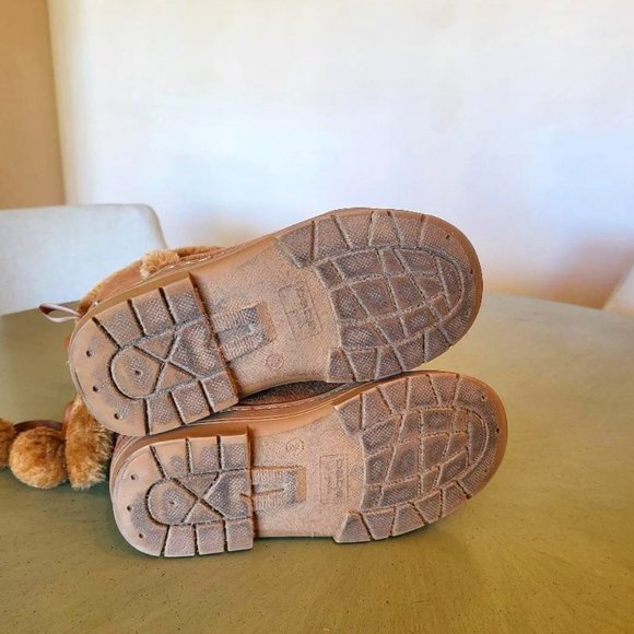 Bebe Girls Boots Fur Trim Winter Boots with Back Lace Pom-Poms - Girls size 2 - Picture 6 of 7